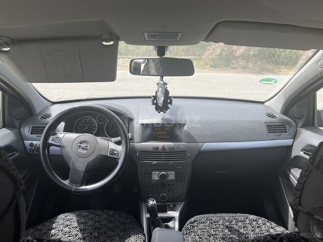 Opel Astra 2005, 240,000 km - 1.4 l - Bakı
