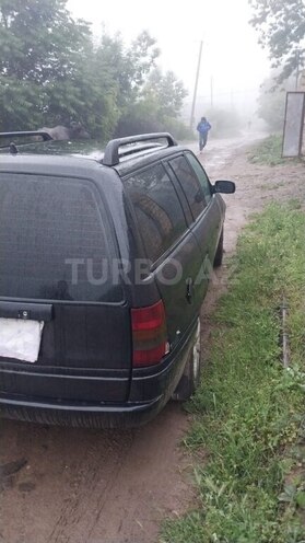 Opel Astra 1995, 574,365 km - 1.6 l - Tovuz