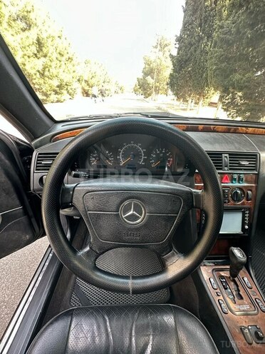 Mercedes C 230