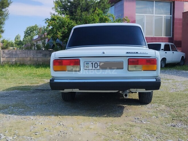 LADA (VAZ) 2107 2007, 99,000 km - 1.6 л - Ucar