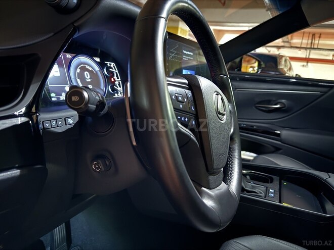 Lexus ES 300h 2022, 24,500 km - 2.5 l - Bakı
