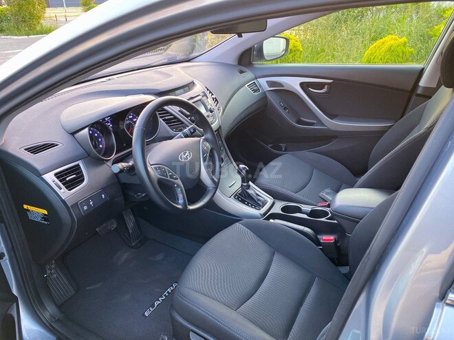 Hyundai Elantra 2015, 118,300 km - 1.8 l - Bakı