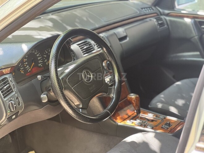 Mercedes E 240 1999, 236,121 km - 2.4 l - Gəncə