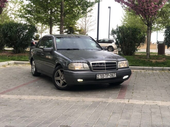 Mercedes C 180