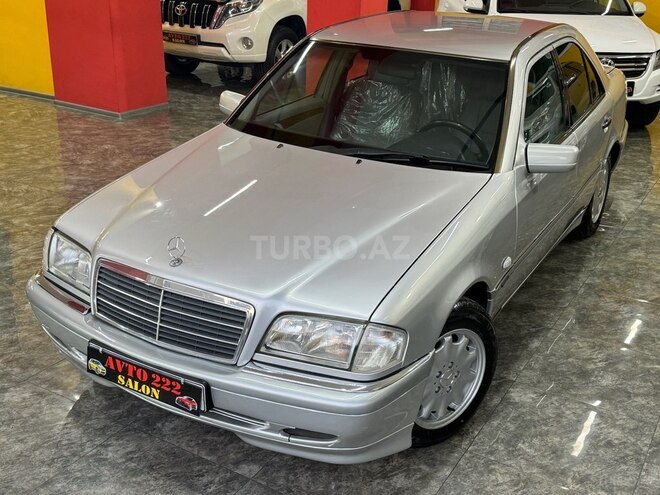 Mercedes C 200