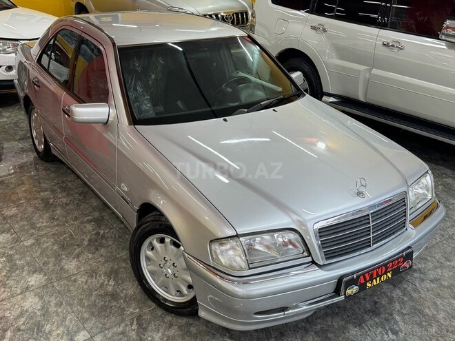 Mercedes C 200