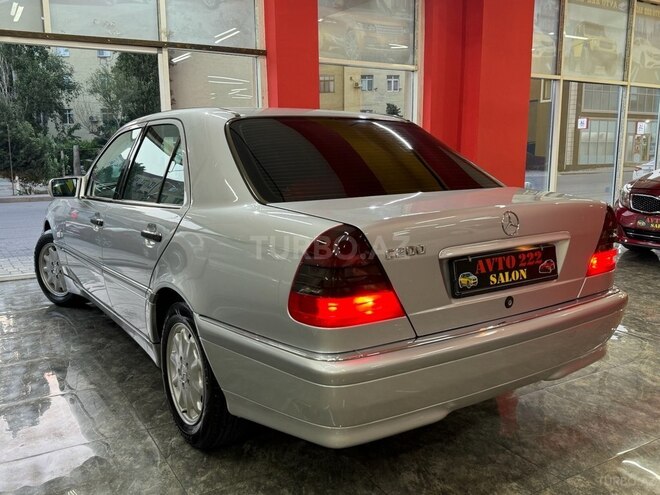 Mercedes C 200