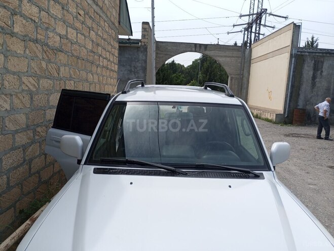 Mitsubishi Pajero io