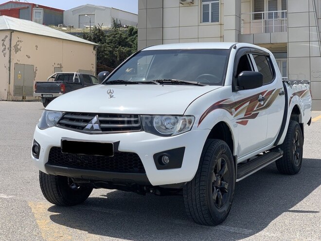 Mitsubishi L200 2014, 167,243 km - 2.5 l - Bakı