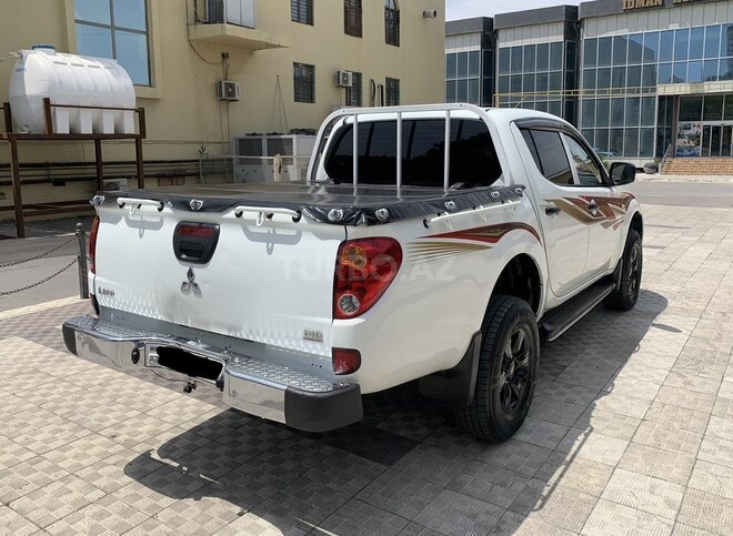 Mitsubishi L200 2014, 167,243 km - 2.5 l - Bakı