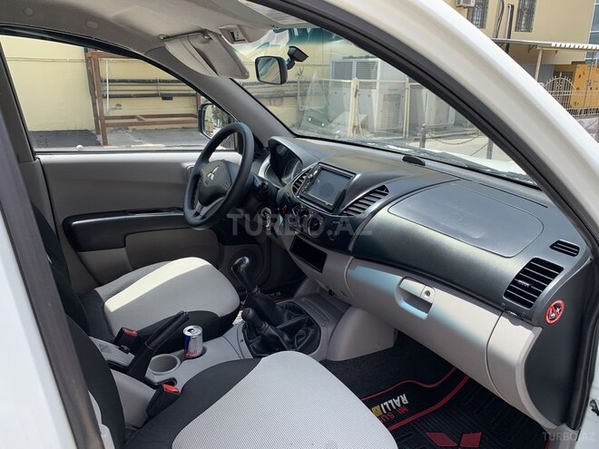 Mitsubishi L200 2014, 167,243 km - 2.5 l - Bakı