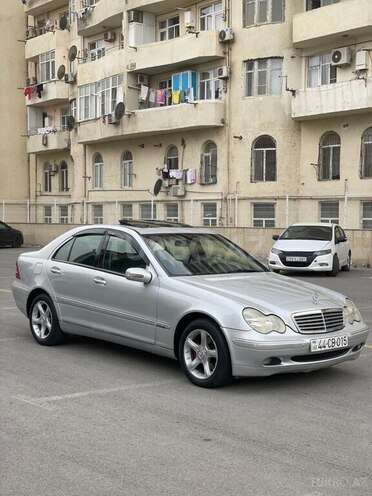 Mercedes C 200