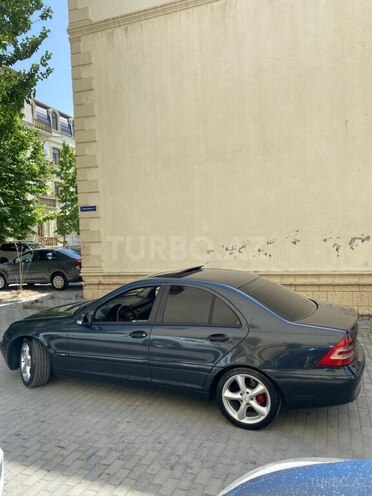 Mercedes C 200