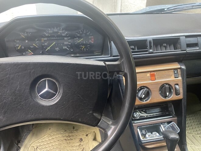 Mercedes E 230 1988, 230,000 km - 2.3 l - Bakı