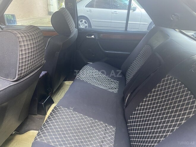 Mercedes E 230 1988, 230,000 km - 2.3 l - Bakı