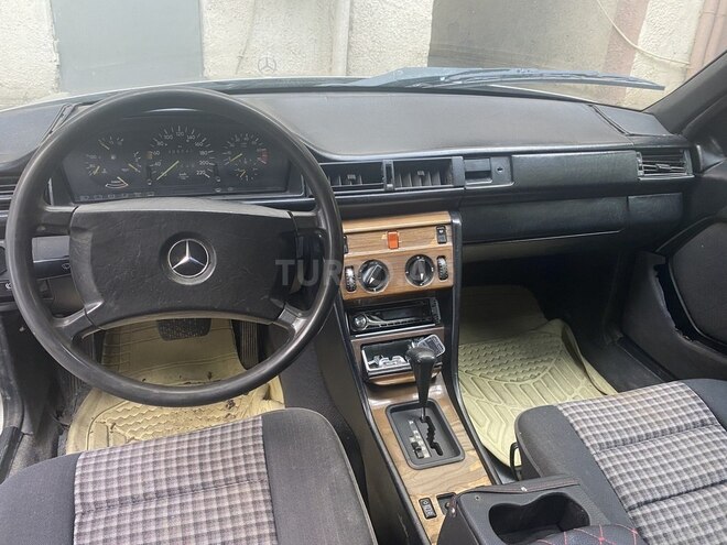 Mercedes E 230 1988, 230,000 km - 2.3 l - Bakı