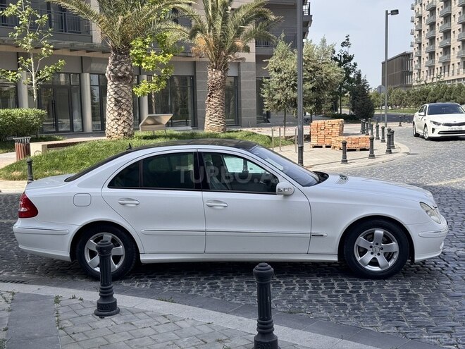 Mercedes E 240 2005, 286,000 km - 2.6 l - Bakı
