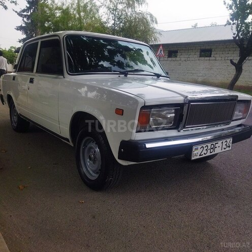 LADA (VAZ) 2107