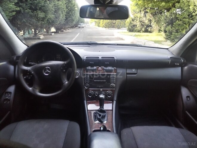 Mercedes C 220 d 2005, 291,000 km - 2.2 l - Qazax