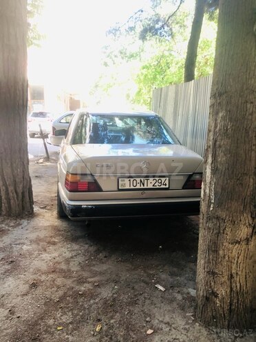 Mercedes C 230 1988, 300,036 km - 2.3 l - Bakı