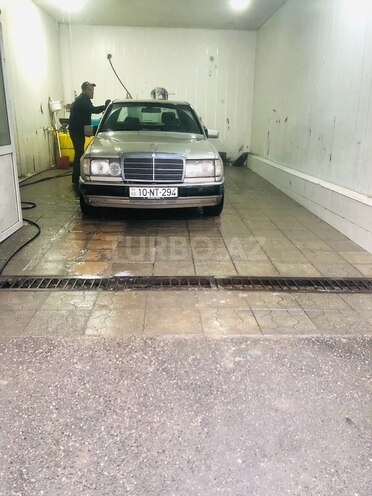 Mercedes C 230 1988, 300,036 km - 2.3 l - Bakı