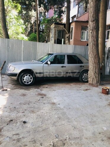 Mercedes C 230 1988, 300,036 km - 2.3 l - Bakı