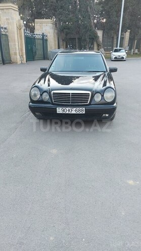 Mercedes E 240