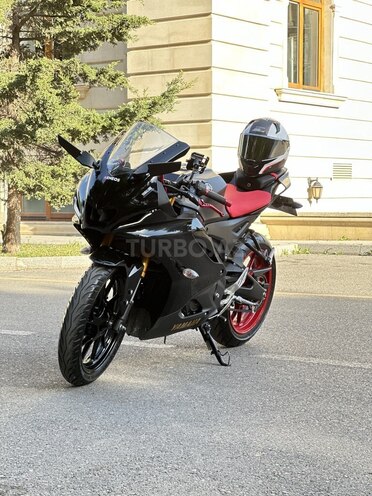Yamaha R15 V4 2023, 2,700 km - 0.2 l - Bakı