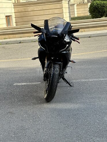 Yamaha R15 V4 2023, 2,700 km - 0.2 l - Bakı