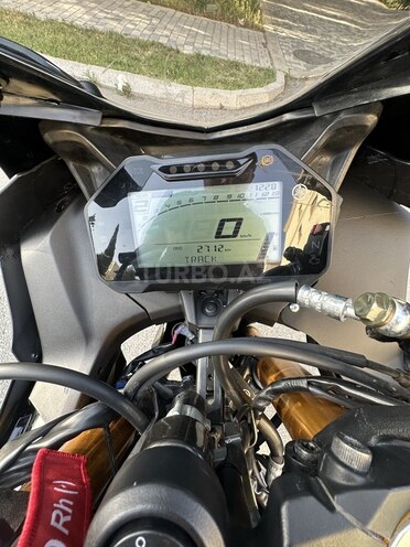 Yamaha R15 V4 2023, 2,700 km - 0.2 l - Bakı