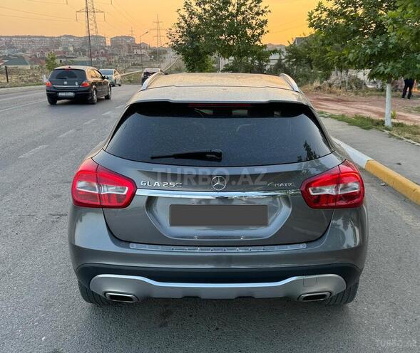 Mercedes GLA 250