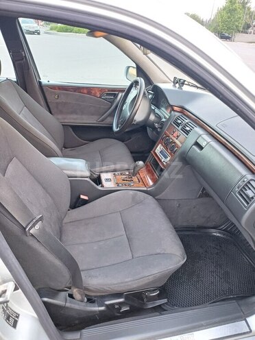 Mercedes E 220 d 2000, 317,000 km - 2.2 l - Bakı