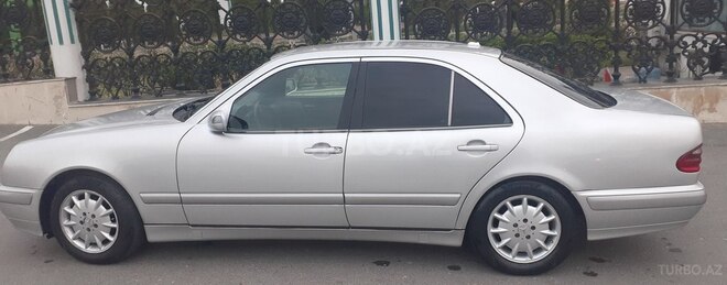 Mercedes E 240 2000, 360,000 km - 2.4 l - Bakı