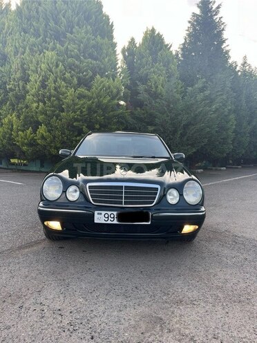 Mercedes E 220 2000, 279,000 km - 2.2 л - Qazax