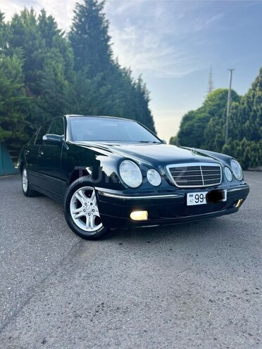 Mercedes E 220 2000, 279,000 km - 2.2 л - Qazax