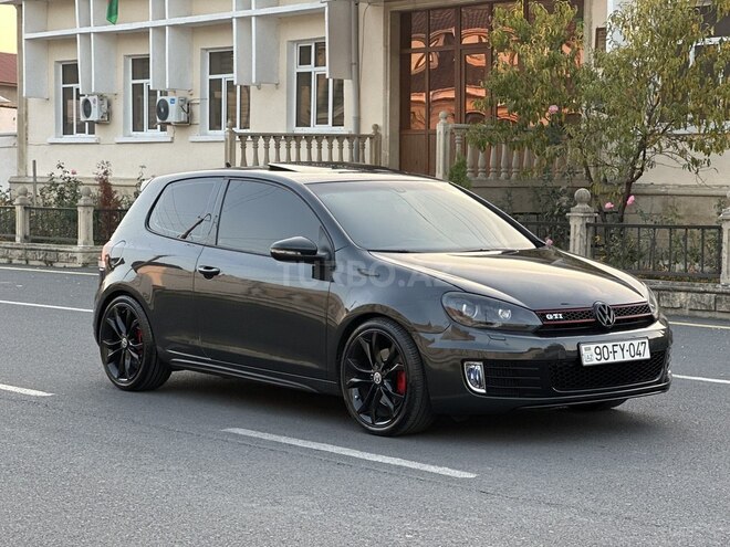 Volkswagen Golf GTI