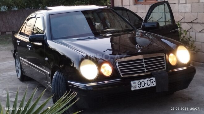 Mercedes E 240