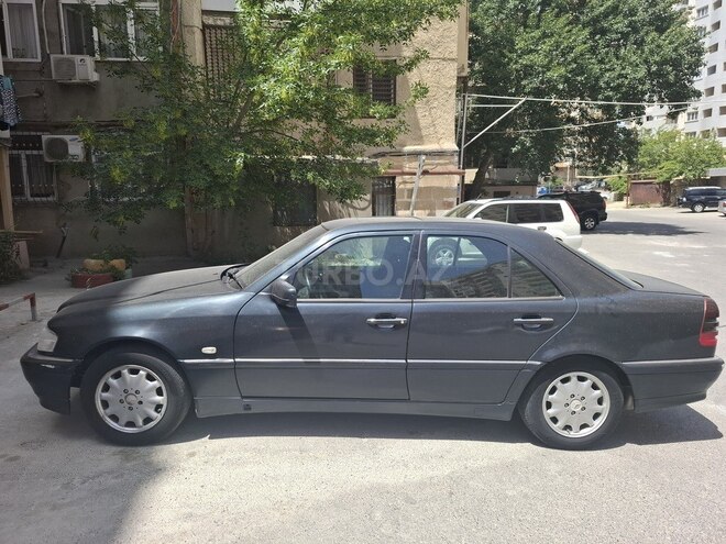 Mercedes C 180