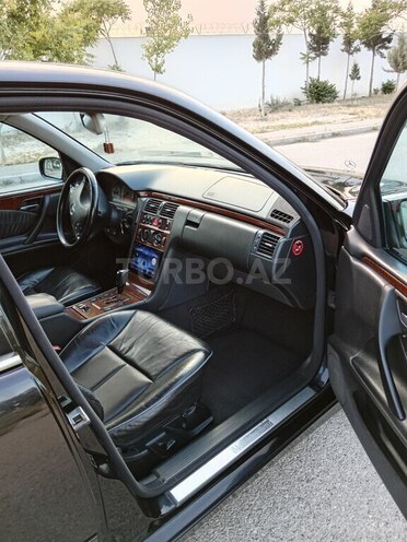 Mercedes E 270 2001, 747,500 km - 2.7 l - Sumqayıt
