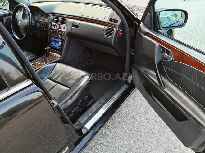 Mercedes E 270 2001, 747,500 km - 2.7 l - Sumqayıt