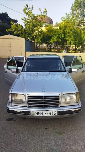 Mercedes E 220 1993, 315,000 km - 2.2 l - Bakı