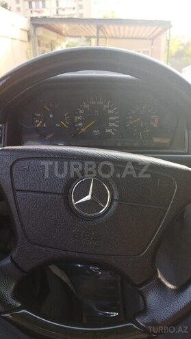 Mercedes E 220 1993, 315,000 km - 2.2 l - Bakı