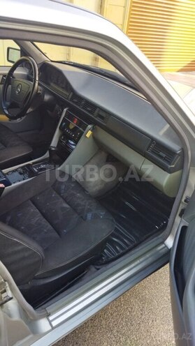 Mercedes E 220 1993, 315,000 km - 2.2 l - Bakı