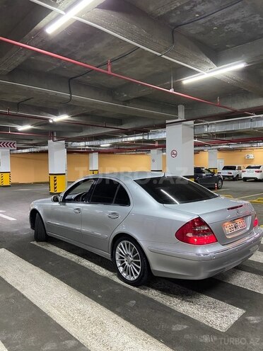 Mercedes E 240