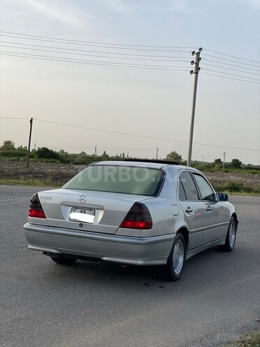 Mercedes C 230