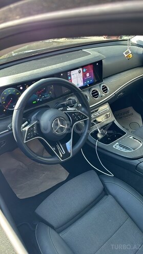 Mercedes E 200