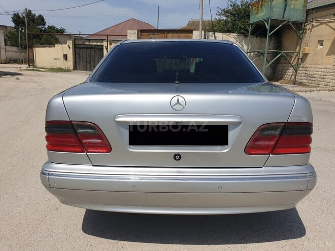 Mercedes E 240 1999, 388,000 km - 2.4 l - Bakı
