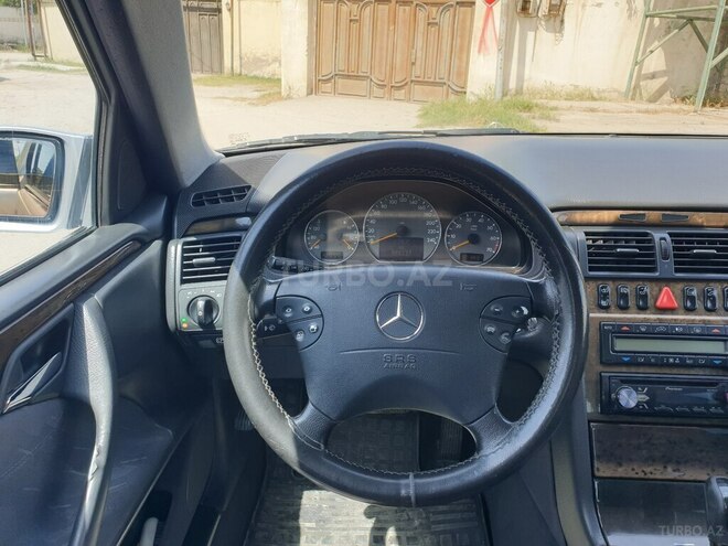 Mercedes E 240 1999, 388,000 km - 2.4 l - Bakı