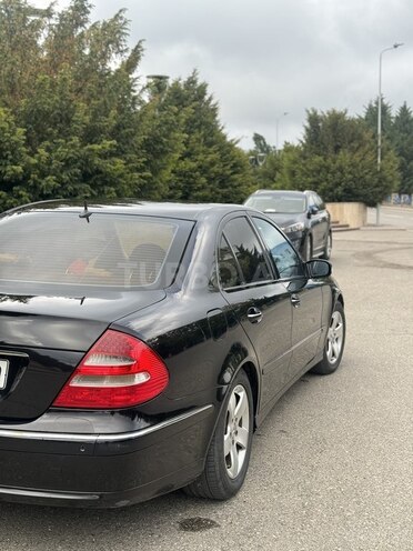 Mercedes E 240