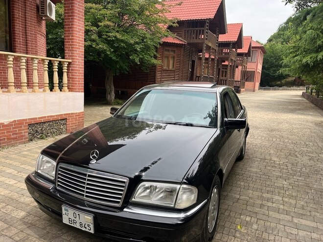 Mercedes C 230